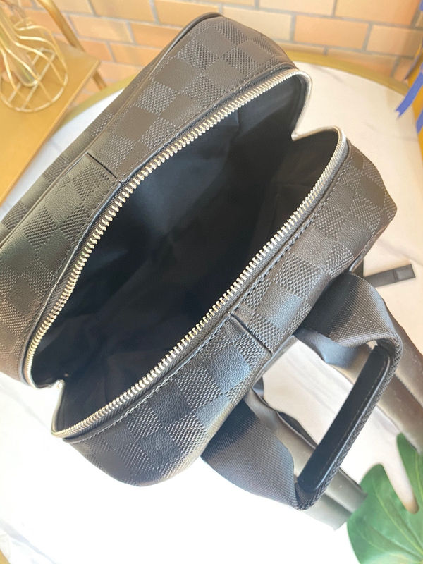 ルイヴィトンバッグ着用イメージ